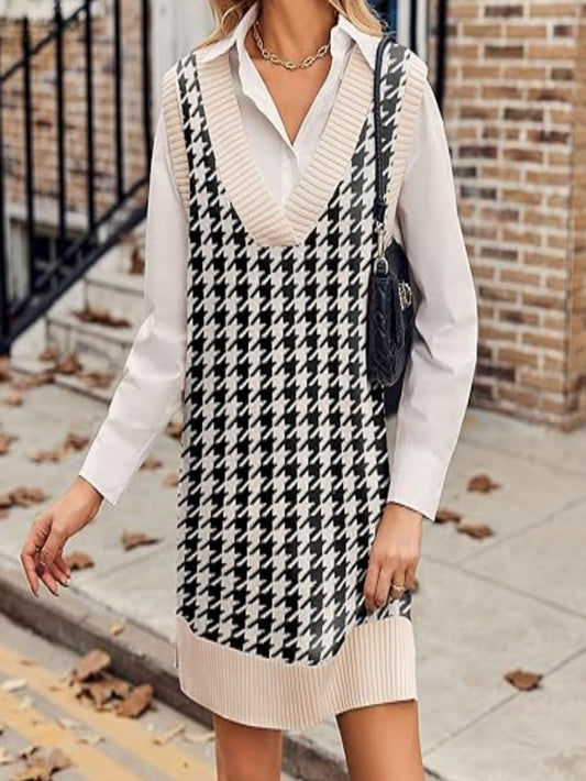 Plus Size Women's Sweater Geometric Striped Pattern V Neck Sleeveless Top Dress For Casual Commute Elegant Women's Apparel Tops Beige